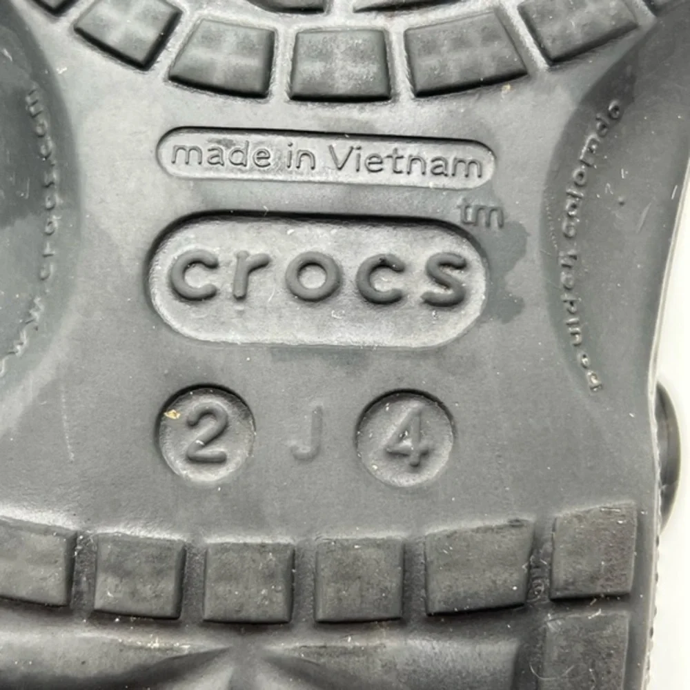 Crocs Unisex Baya  Black Clog  Size Kids Juniors 2 or 4 - Picture 4 of 5
